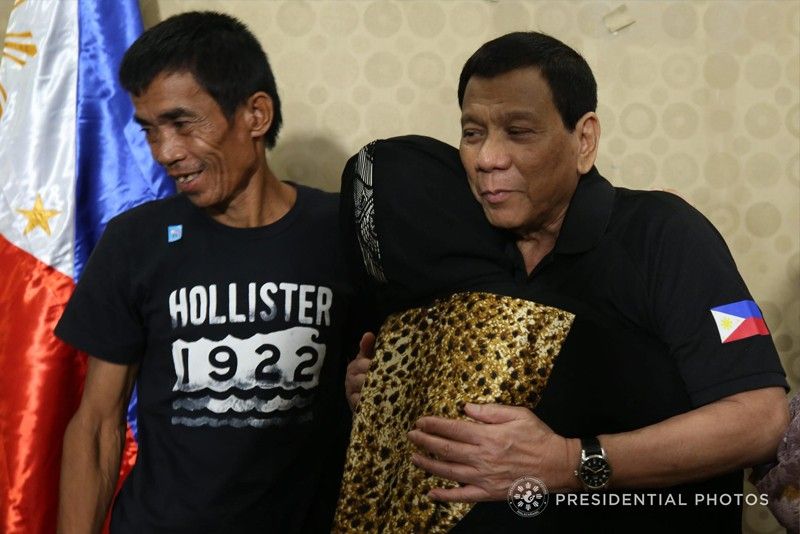 Duterte vows to stop abuses vs OFWs