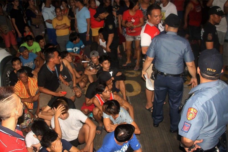 Cops axed for wrong tambay arrest