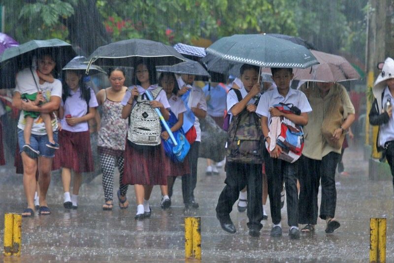 Tropical depression Domeng enters PAR