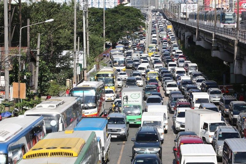 Call revived for Duterte emergency powers vs Metro Manila traffic