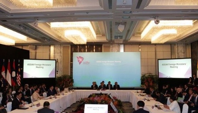 ASEAN-China meet to tackle South China Sea dispute