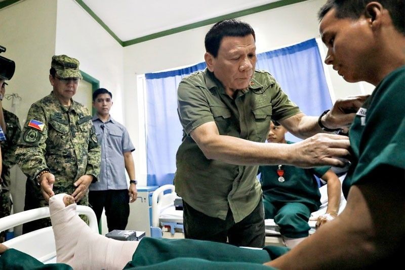 Duterte confers Order of Lapu-Lapu on 10 soldiers