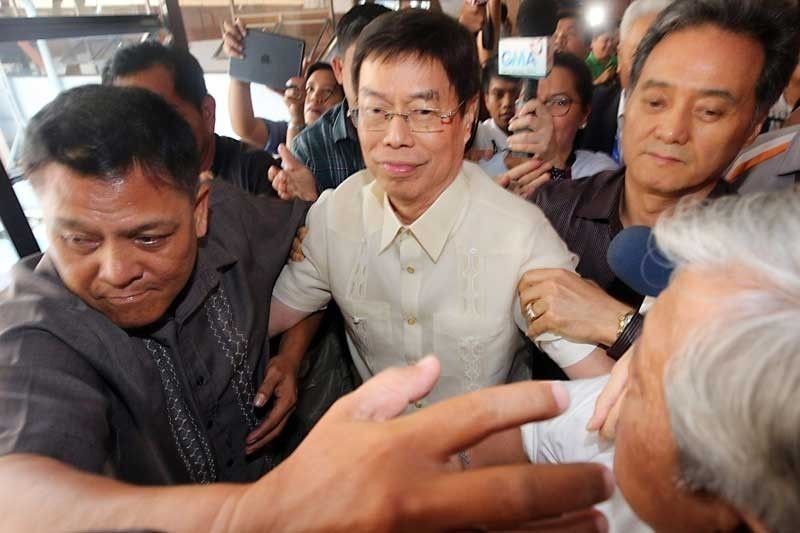 Prosecutors seeks hold departure order vs Peter Lim