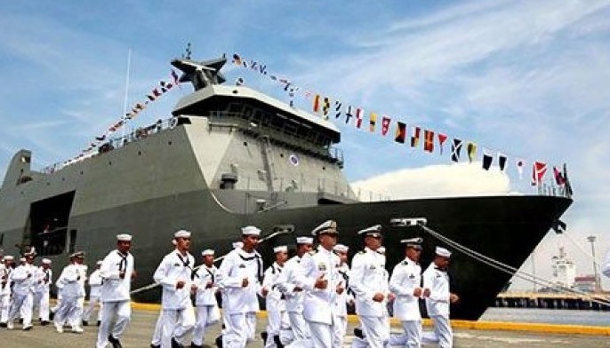 Air exercises held on Navy ship bound for Russia