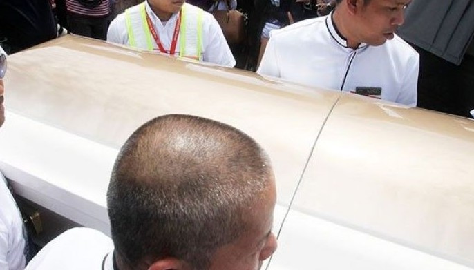 Slain OFW&rsquo;s remains arrive from Slovakia