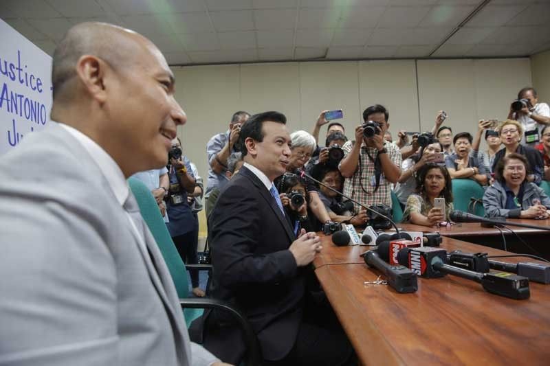 âTrillanes case judge being pressuredâ