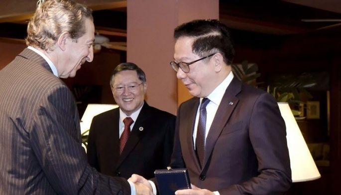 Andrew Tan receives honor from Spain
