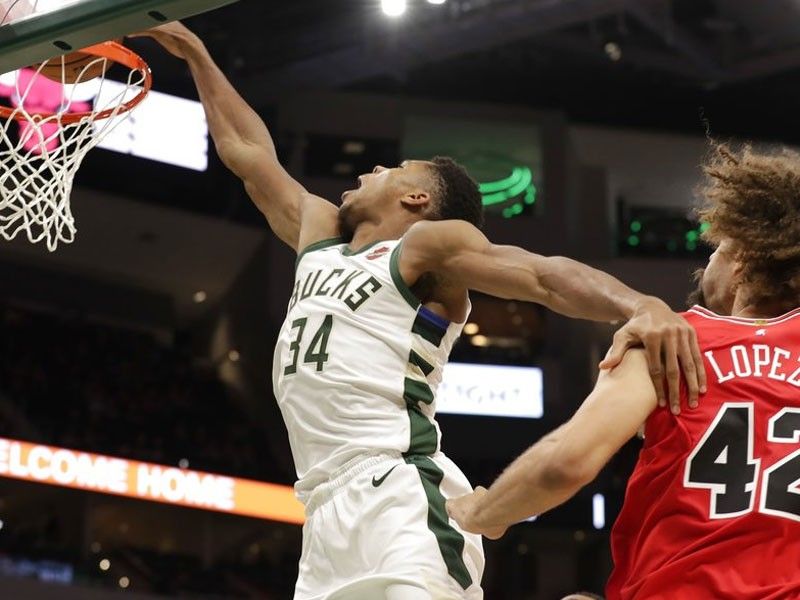 Smashing debut: Giannis, Bucks cruise in new arena's opener