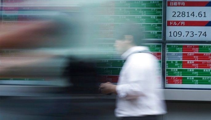 Global shares fall ahead of G7 summit, central bank meetings
