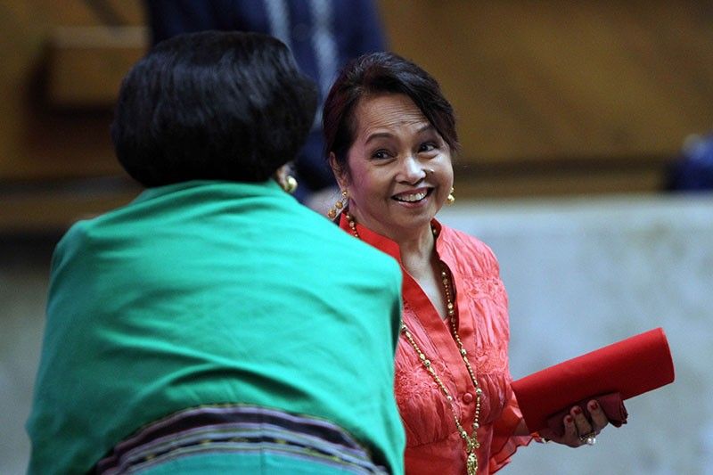 Gloria Arroyo gives House of Representatives employees P35,000 for groceries