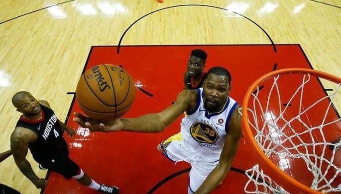 Buwenamano ang Warriors