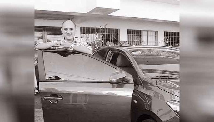Grab driver connects people to places with professionalism