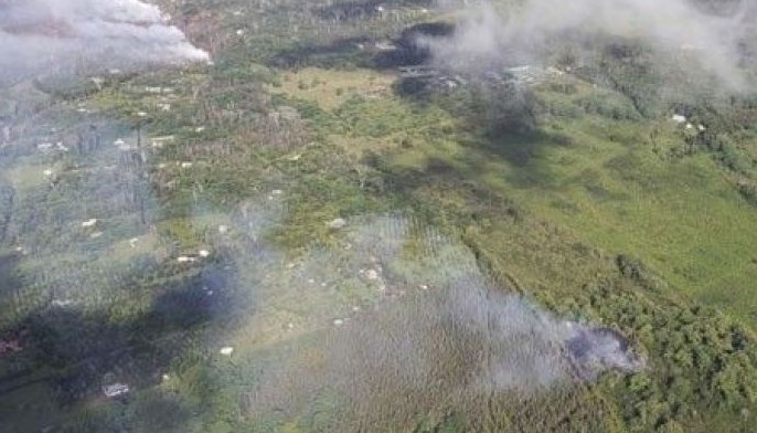 New lava fissure prompts more evacuations