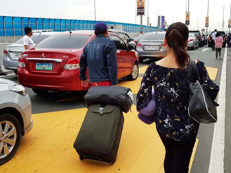 Red, red roads: Xiâ��s visit causes metro gridlock
