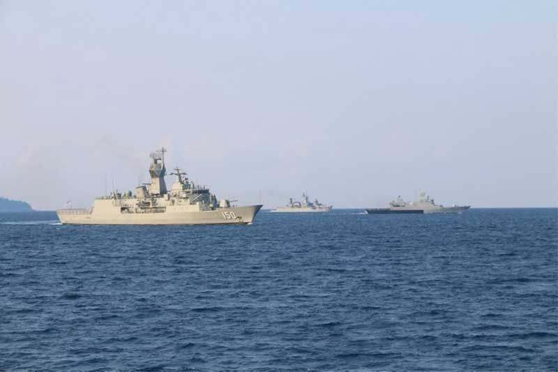 Australian, Chinese ships face off in South China Sea â�� report