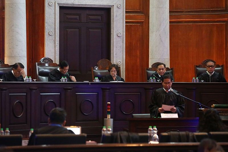 House panel deems impeach raps vs SC justices â��sufficient in formâ��