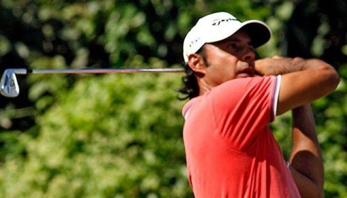 Indian pro stays solid, leads by two