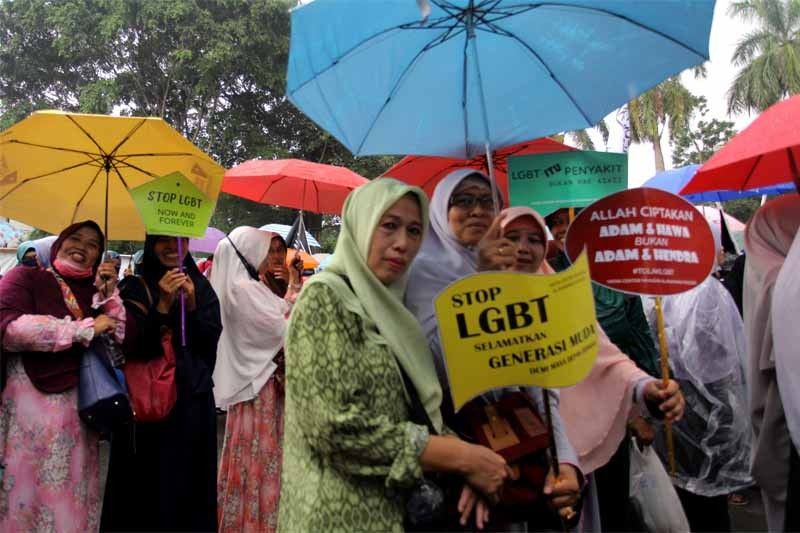 'Moral panic' targets Indonesia's LGBT community