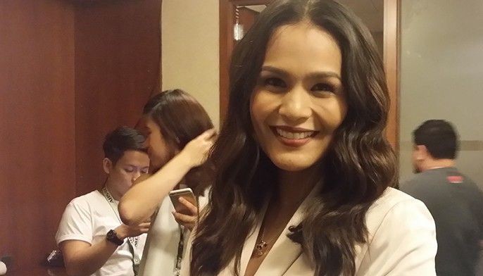 Iza Calzado gets emotional in Osaka