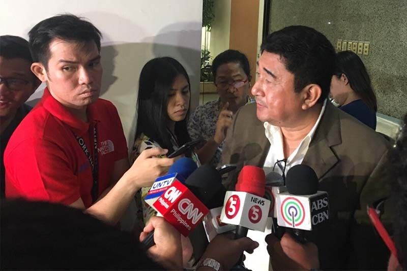 Villarin says Labor Usec Paras tried to steal his phone