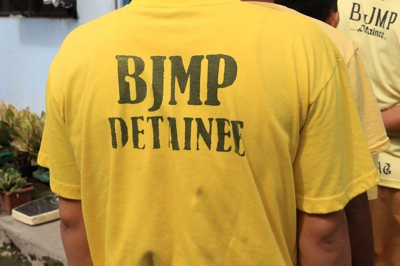 BJMP vehicle inambus: 3 preso patay!