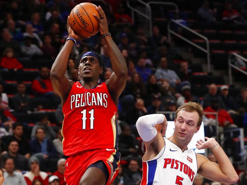 Holiday drops 37 points as Pelicans peck on slumping Pistons