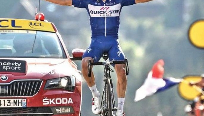 Alaphilippe wins stage 10