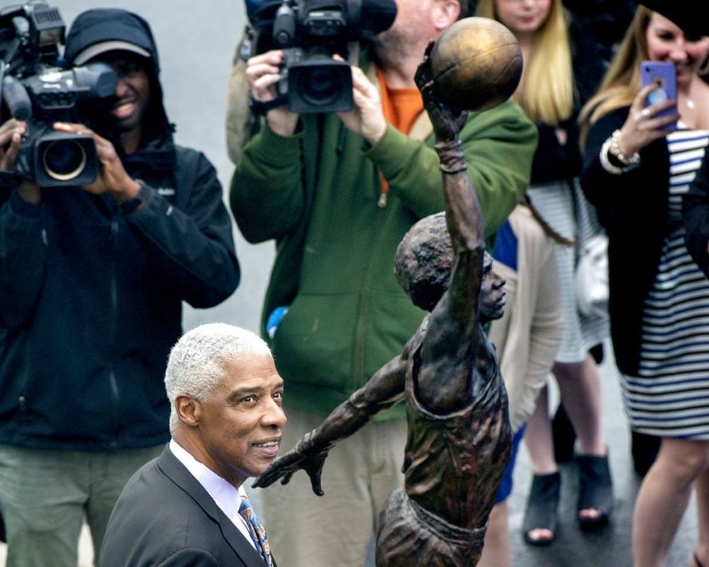 Sixers pay tribute to Julius 'Dr. J' Erving with sculpture