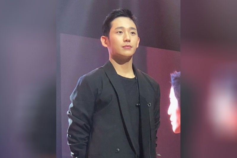 Korean actor na si Jung Hae-In nagpakita ng kabaitan, dinumog ng mga pinoy