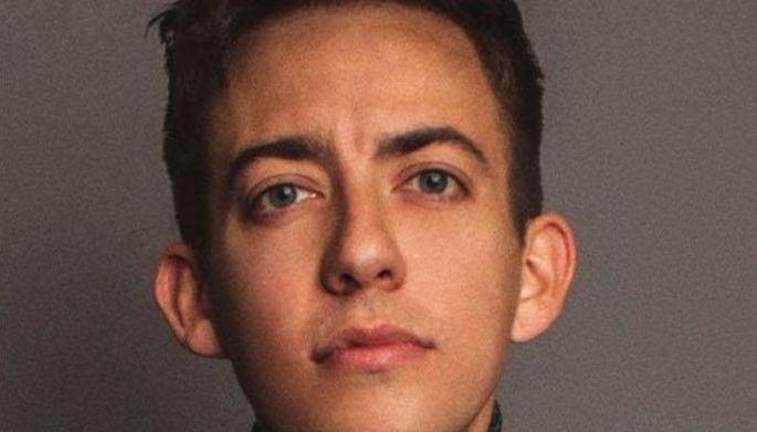 Sumunod sa Disney star Glee actor napaaming bading ni Ariana Grande!