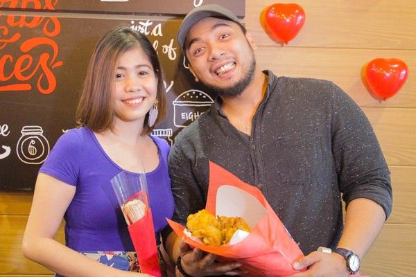LOOK: Husband receives a Valentine's bouquet â of fried chicken!