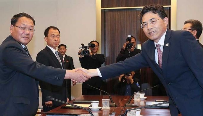 Koreas agree to improve North Korea's railways