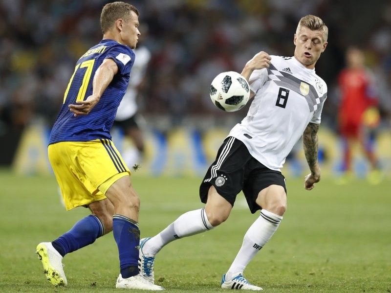 Kroos scores late to give Germany 2-1 win over Sweden