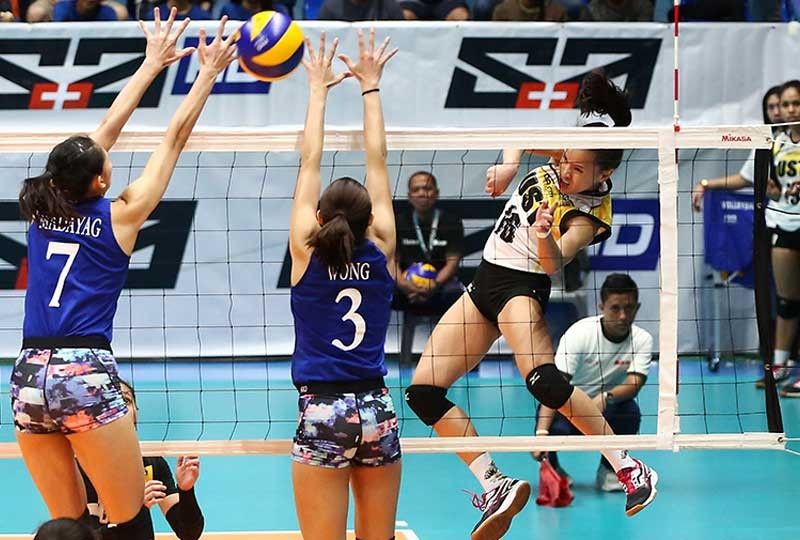 Lady Eagles nakasiguro ng puwesto sa Final 4