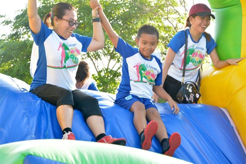 Running for a purpose: âGrand Family Weekendâ held for Iloilo communities