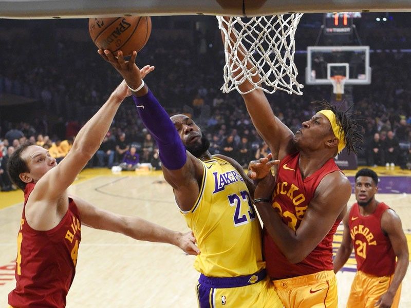 LeBron carries Lakers down stretch in win over Pacers