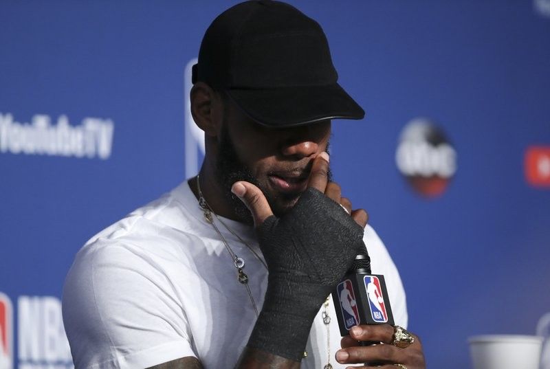LeBron says after NBA Finals that he played with broken hand
