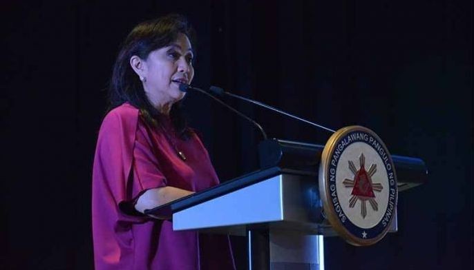 Robredo slams columnist for spreading rumors