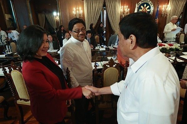 Liza Maza resigns from Duterte Cabinet