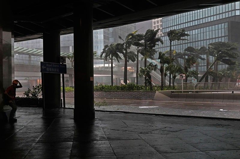 2 Filipinos hurt as Mangkhut hits Hong Kong