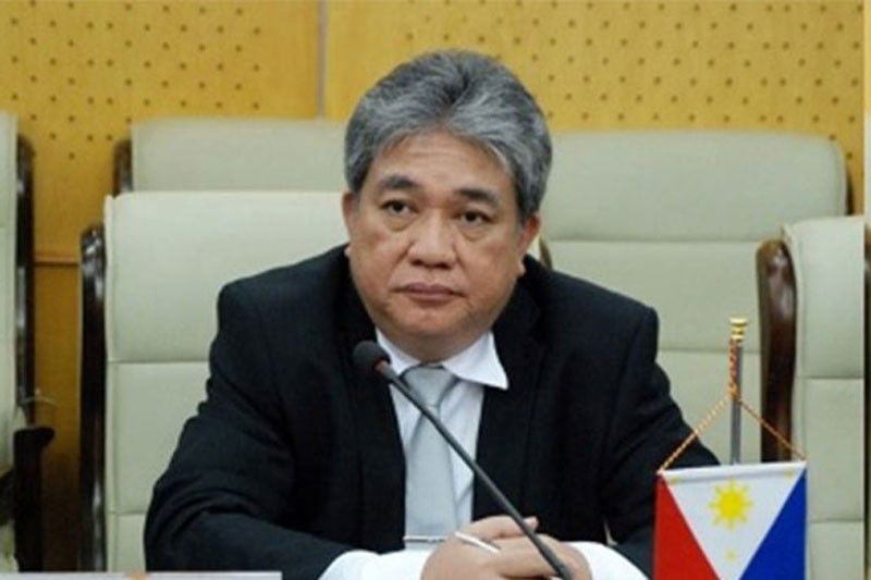 Deputy Ombudsman Carandang sinibak ng Malacañang