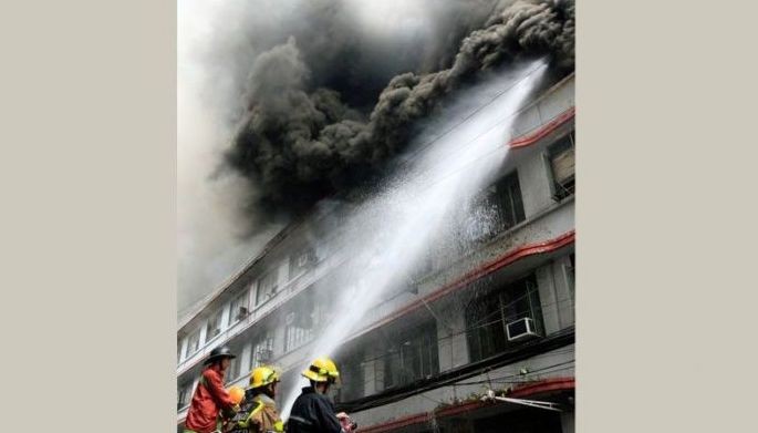 Fire destroys Wellington Building in Binondo