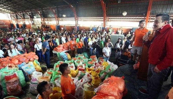 Erap spends birthday with poor, orphans