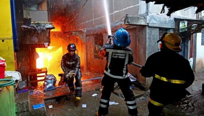 300 families lose homes in Quezon City fire