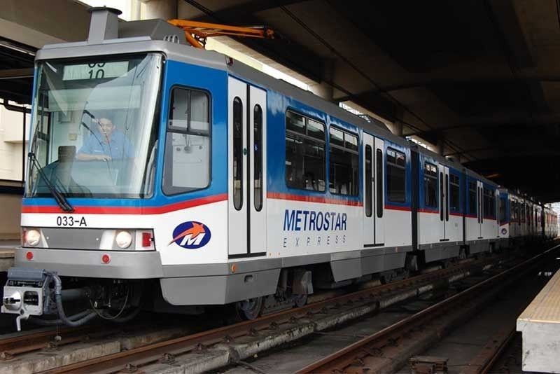 7 hurt in collision of MRT maintenance service vehicles