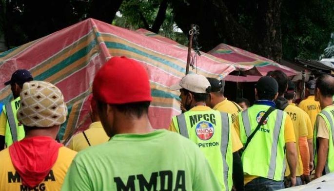 MMDA dismantles stalls obstructing traffic in Manila