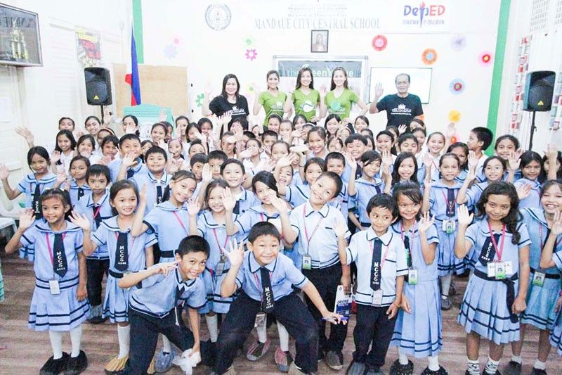 Miss Mandaue 2018 fulfills her vow with Green Wave project