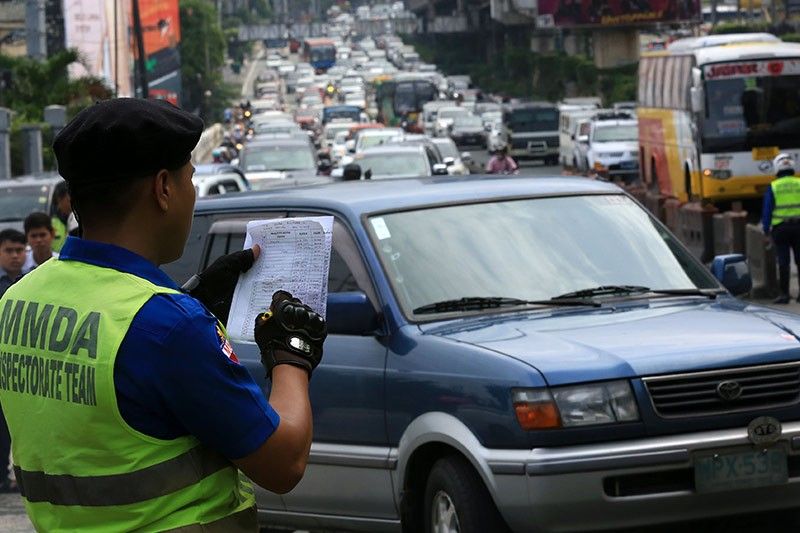 Poe says driver-only car ban will take 'hellish' EDSA traffic to inner roads
