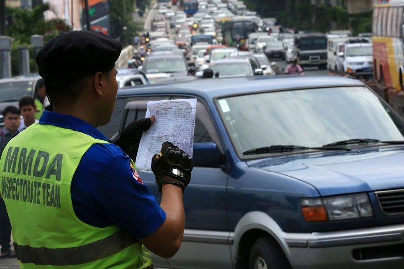 Suspension ng driver-only ban  sa EDSA ikinatuwa ng mga senador
