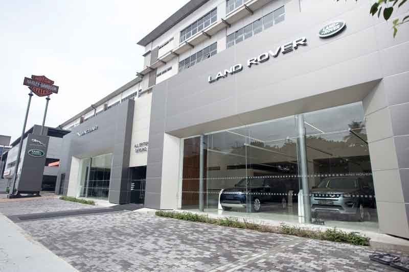 Jaguar-Land Rover showroom opens